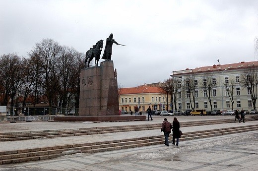 Памятник Князю Гедиминасу на фотографии
