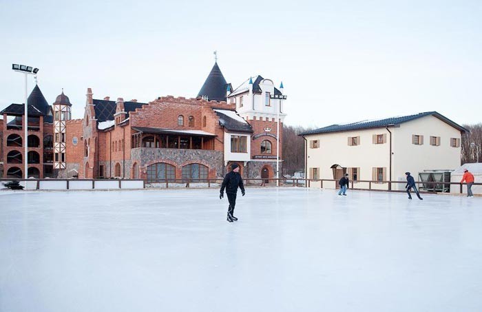 Катание на коньках в Калининграде